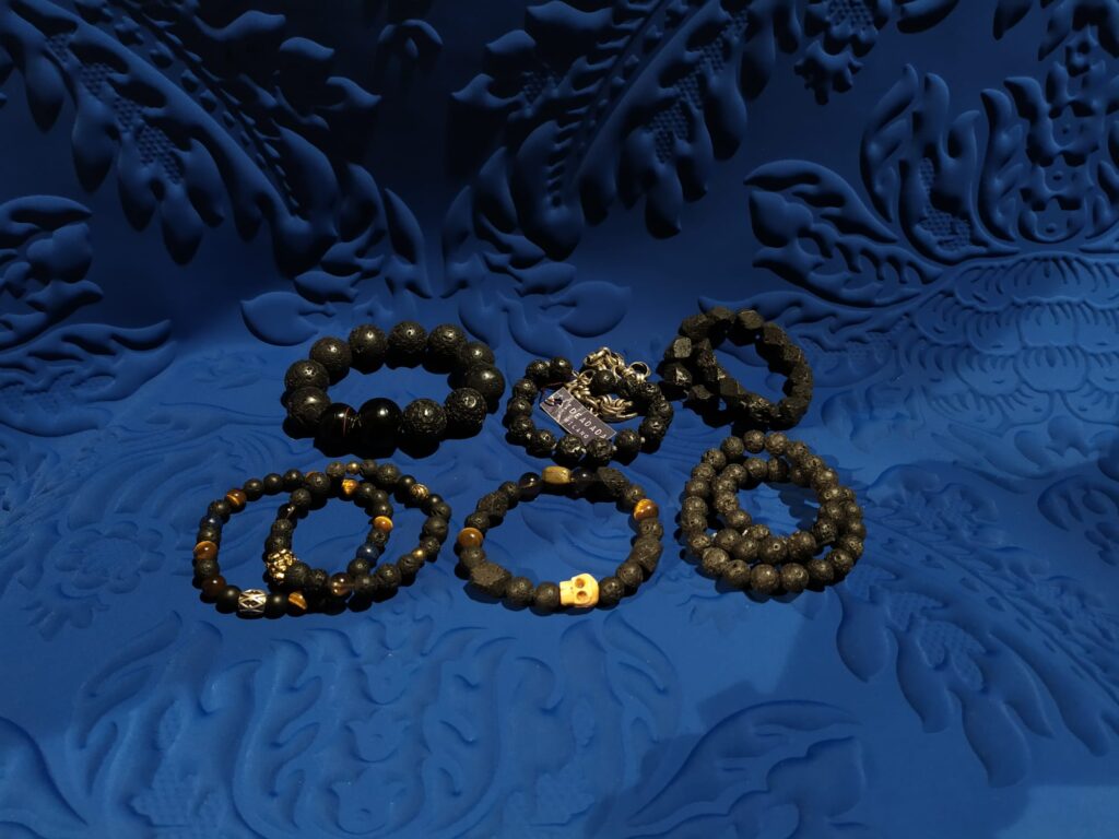 Bracciali con pietre dure: pitera lavica