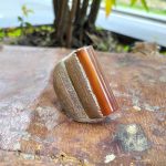 anello tuareg fasciante in argento antico con corniola e simboli magici